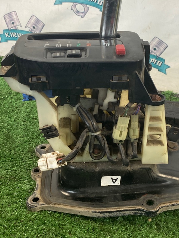 Селектор АКПП Toyota carina 1993 ST190