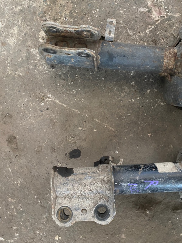 Стойка подвески Toyota carina 1993 ST190