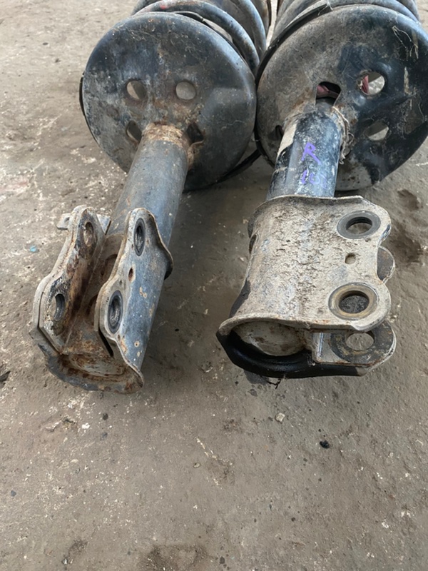 Стойка подвески Toyota carina 1993 ST190