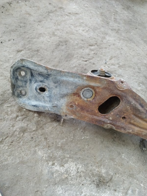 Поперечина КПП Toyota carina 1993 ST190