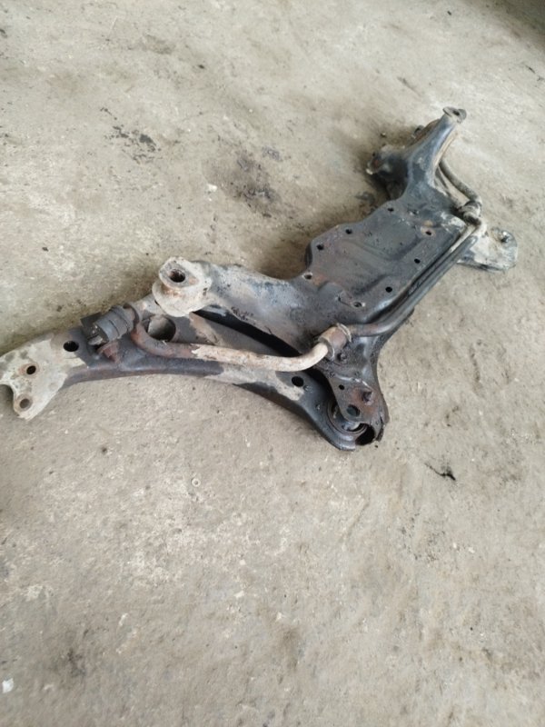 Балка подвески Toyota carina 1993 ST190