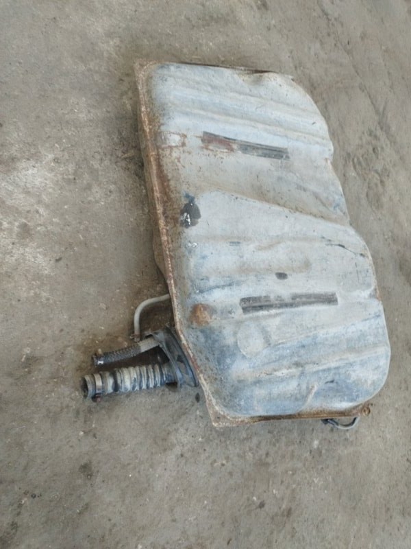 Бак топливный Toyota carina 1993 ST190