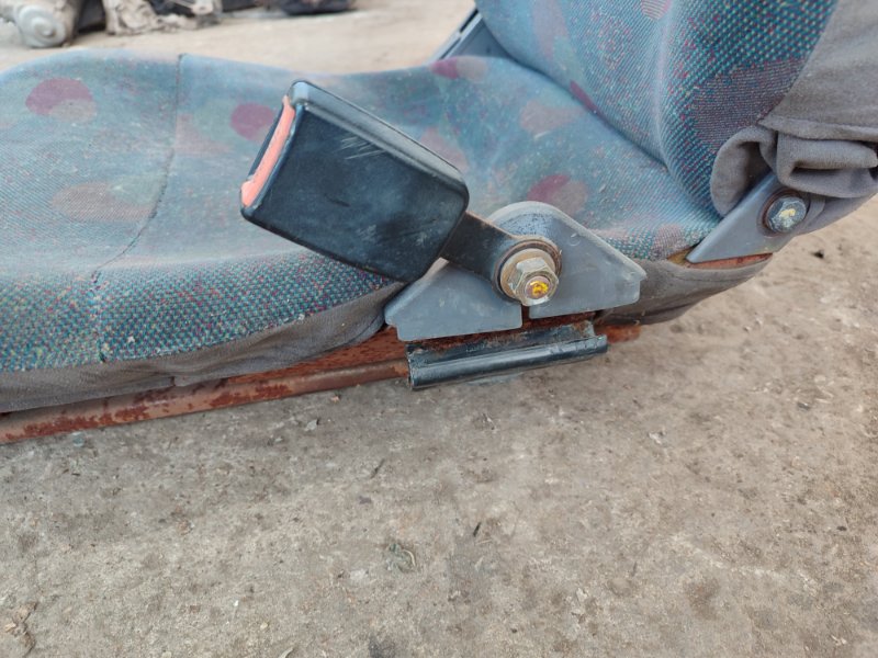 Сиденье Nissan Serena C23