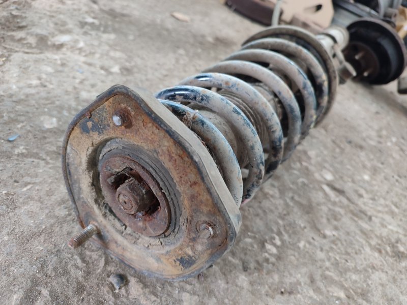 Стойка подвески Toyota carina 1993 ST190