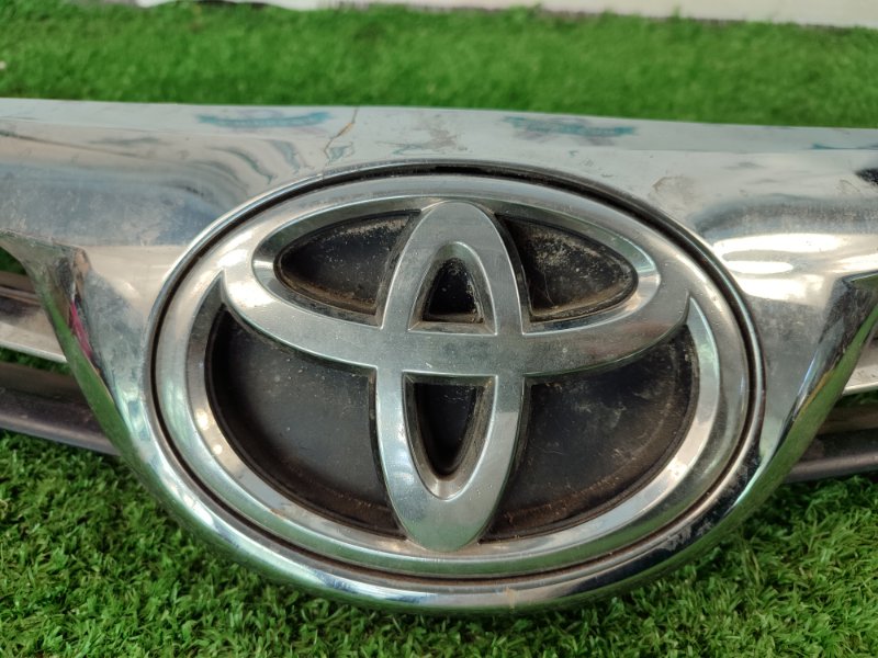 Решетка радиатора TOYOTA Corolla