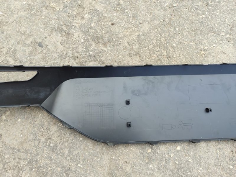 Накладка на бампер Hyundai Elantra