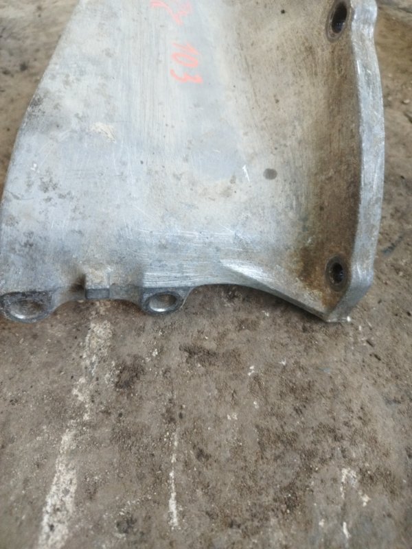 Кожух маховика Toyota carina 1993 ST190