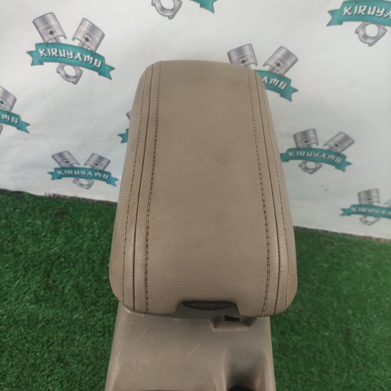 Подлокотник Chery Fora
