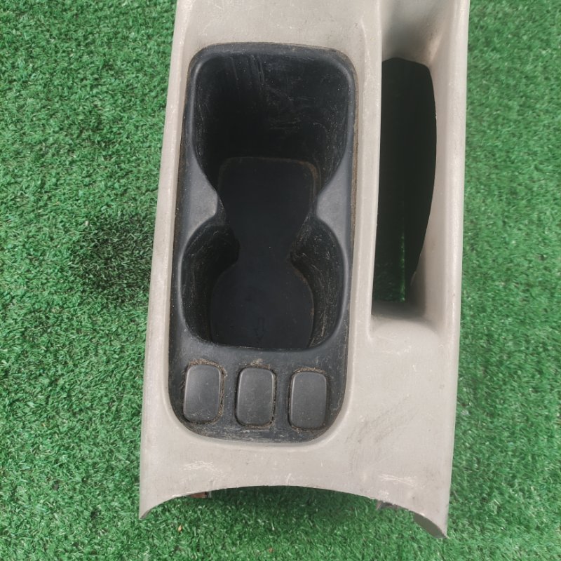 Подлокотник Chery Fora