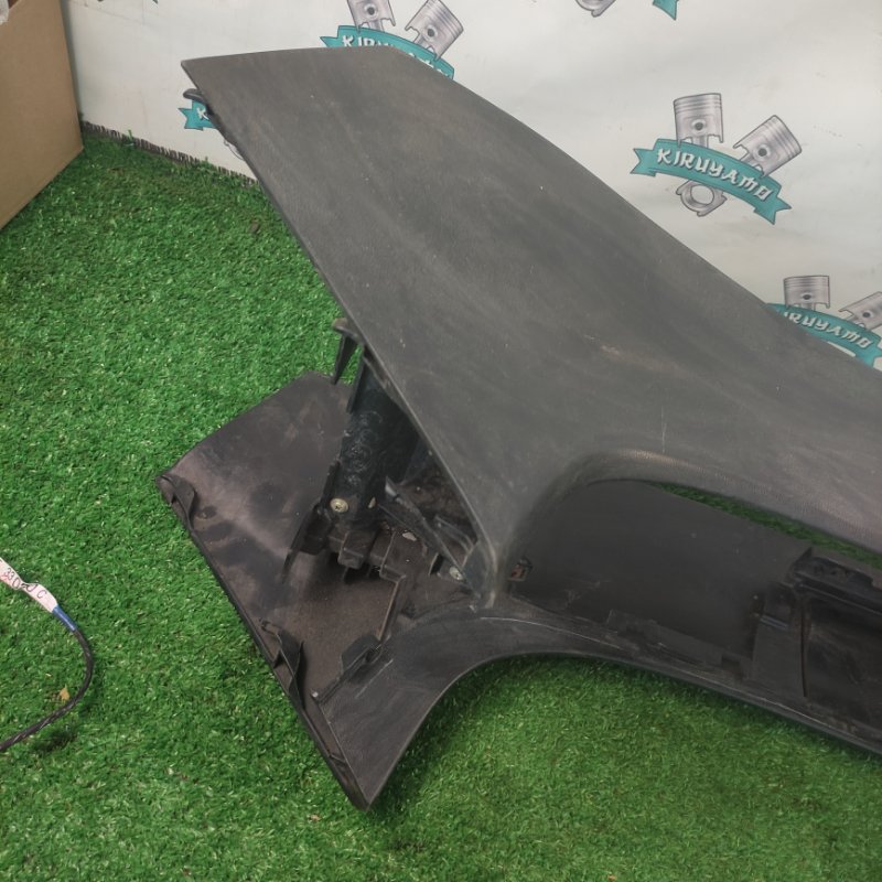 Подлокотник Mazda 3BK седан