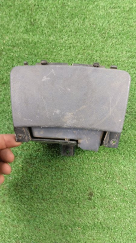 Пепельница Ford Courier