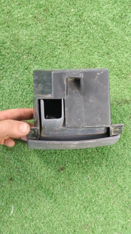 Пепельница Ford Courier