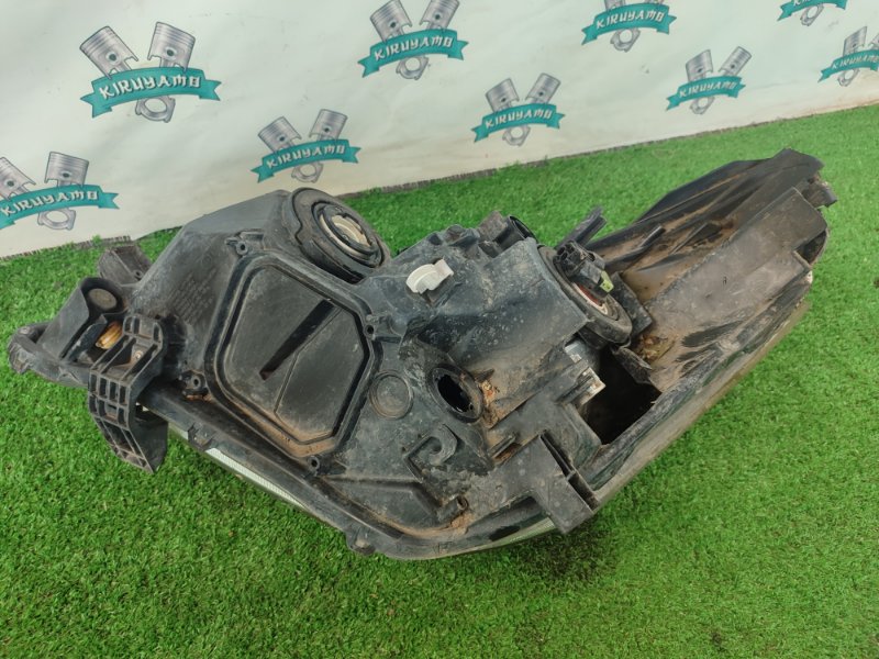 Фара галогеновая Toyota Verso 2009 ZGR21L-GRXEPW