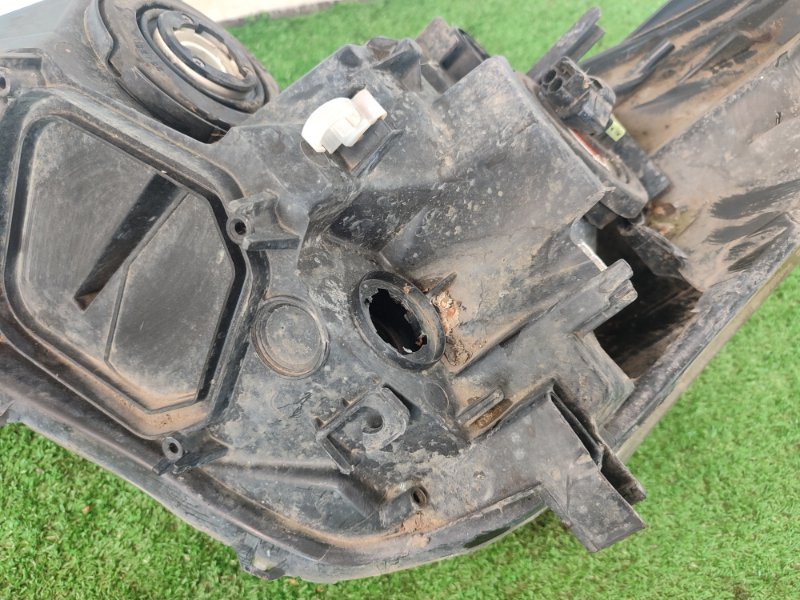 Фара галогеновая Toyota Verso 2009 ZGR21L-GRXEPW