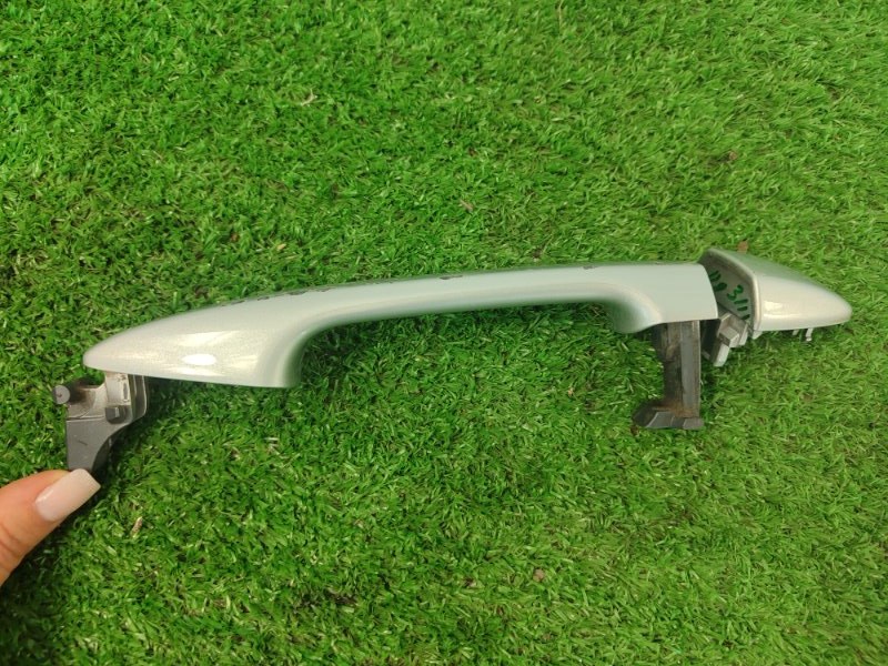 Ручка двери внешняя Toyota Verso 2009 ZGR21L-GRXEPW