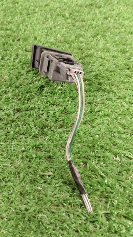 Кнопка аварийной сигнализации Toyota Verso 2009 ZGR21L-GRXEPW