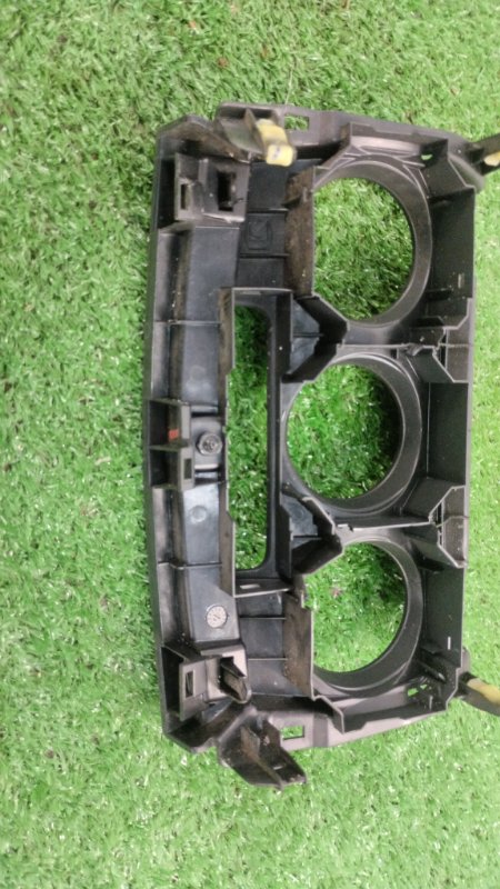 Накладка на переднюю панель Toyota Verso 2009 ZGR21L-GRXEPW