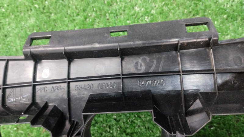 Накладка на переднюю панель Toyota Verso 2009 ZGR21L-GRXEPW