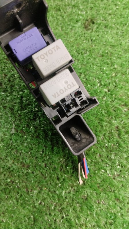 Блок предохранителей Toyota Verso 2009 ZGR21L-GRXEPW