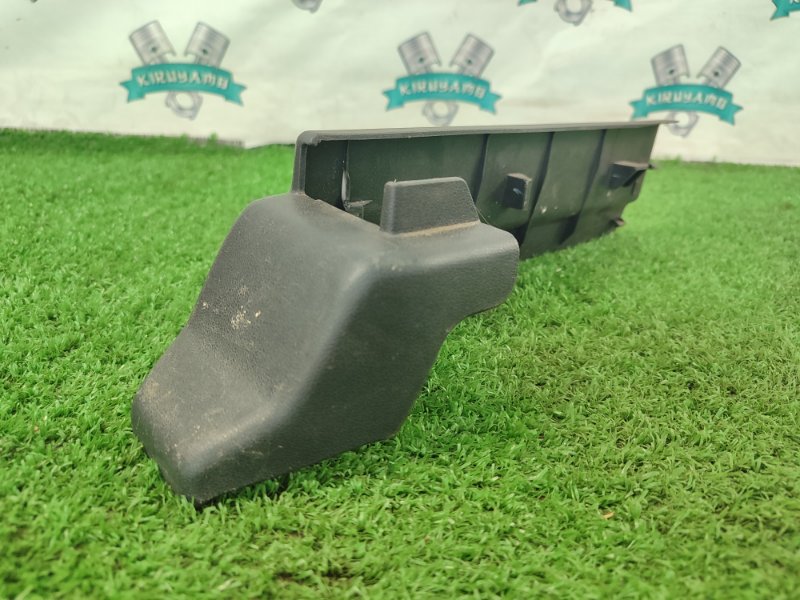 Накладка сиденья Toyota Verso 2009 ZGR21L-GRXEPW