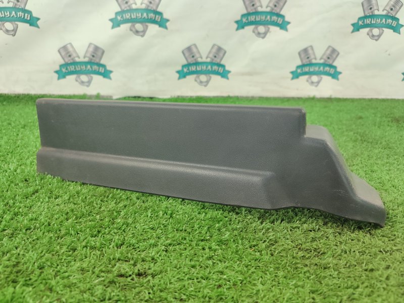 Накладка сиденья Toyota Verso 2009 ZGR21L-GRXEPW