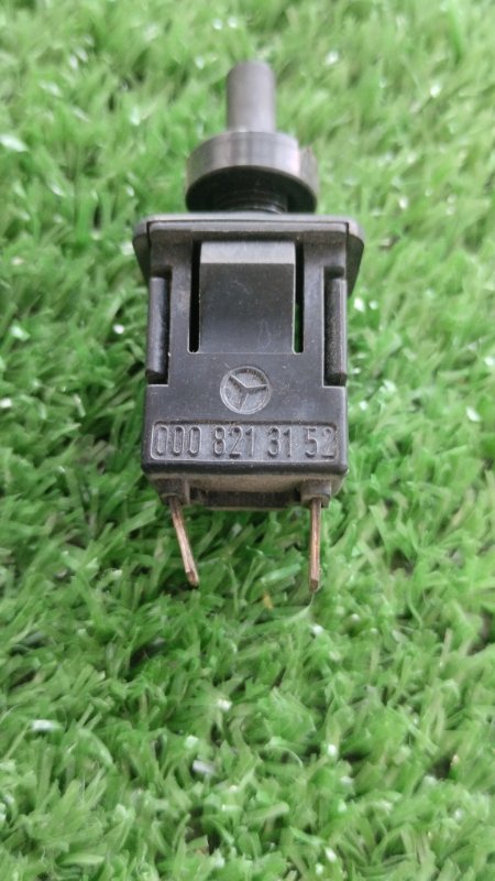 Концевик бардачка Mercedes-Benz 190 1992 W201