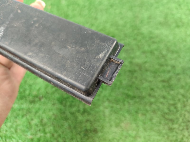 Крышка салонного фильтра Toyota Verso 2009 ZGR21L-GRXEPW