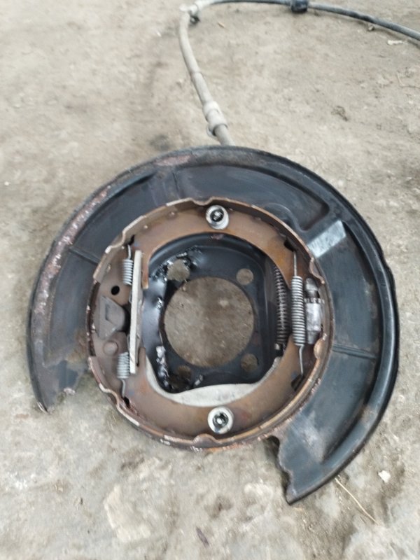 Щит тормозной Toyota Verso 2009 ZGR21L-GRXEPW