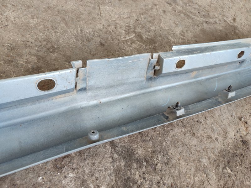 Накладка на порог салона Toyota Verso 2009 ZGR21L-GRXEPW