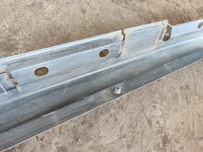 Накладка на порог салона Toyota Verso 2009 ZGR21L-GRXEPW