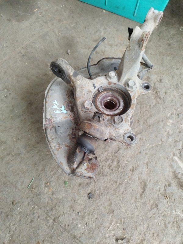 Кулак поворотный Toyota Verso 2009 ZGR21L-GRXEPW