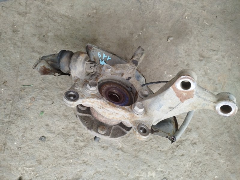 Кулак поворотный Toyota Verso 2009 ZGR21L-GRXEPW