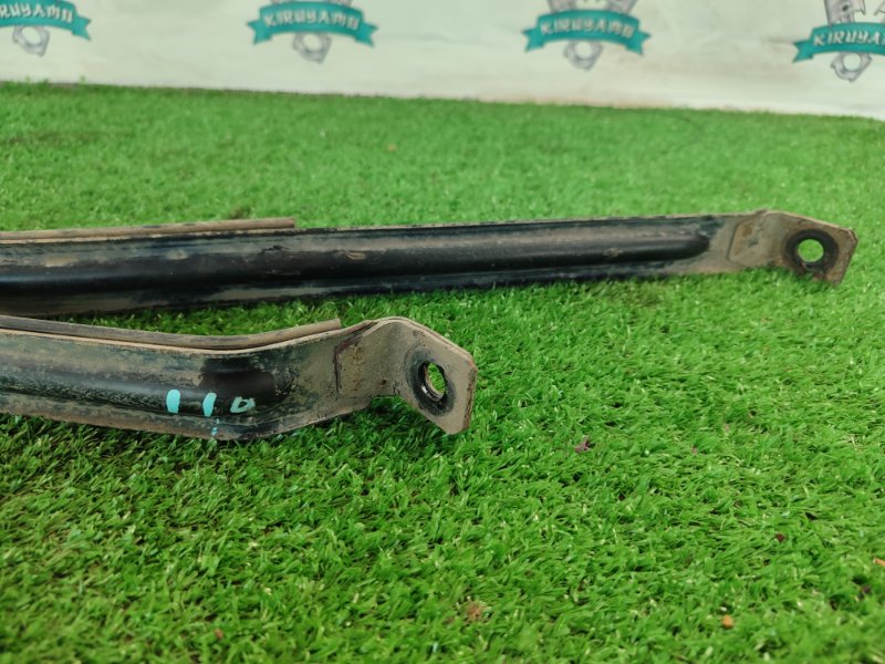 Крепление топливного бака Toyota Verso 2009 ZGR21L-GRXEPW