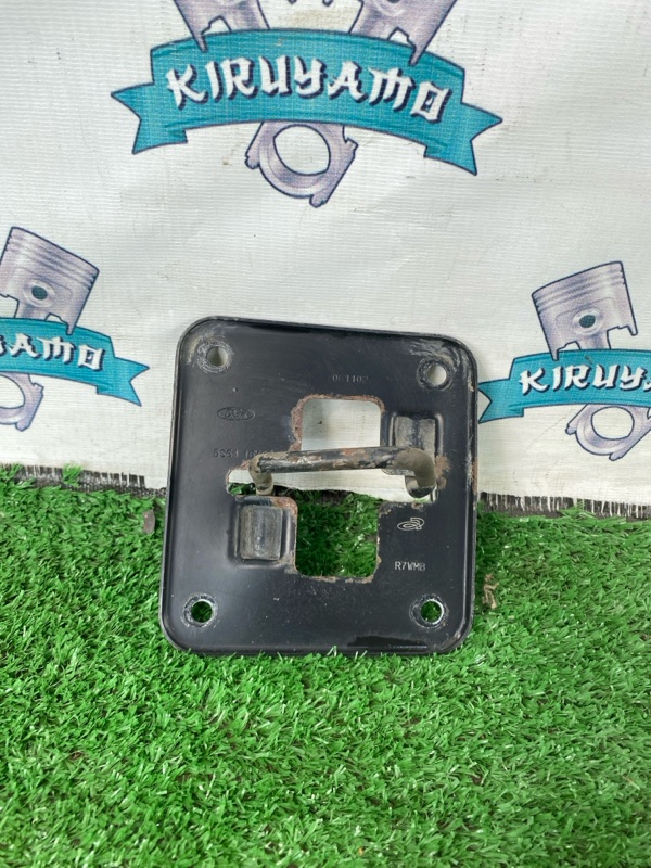 Крюк замка капота Ford Fusion 2006