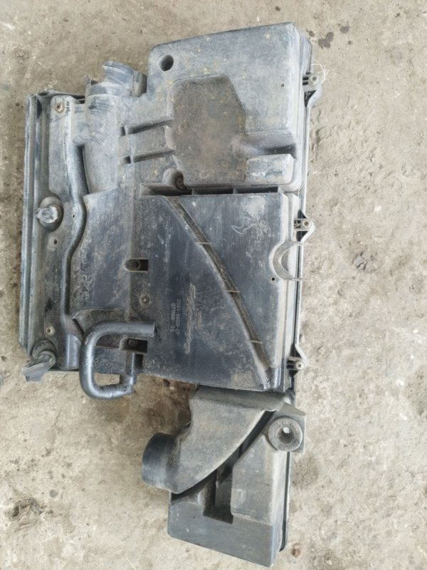 Корпус воздушного фильтра Ford Fusion 2006