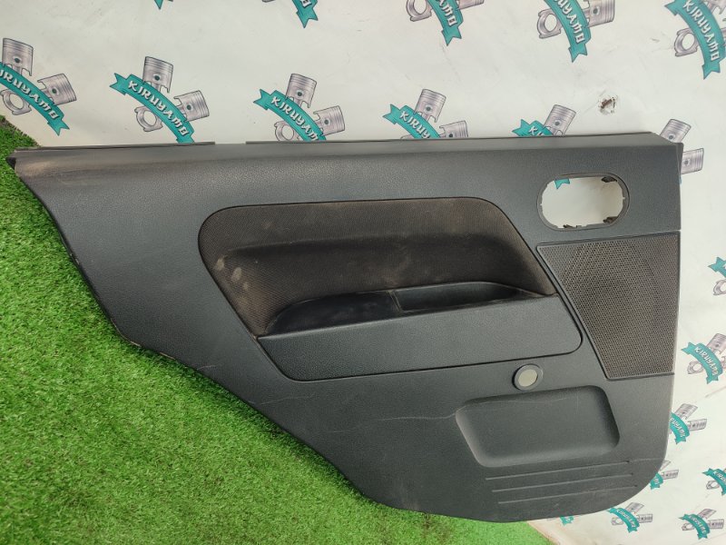 Обшивка боковой двери Ford Fusion 2006