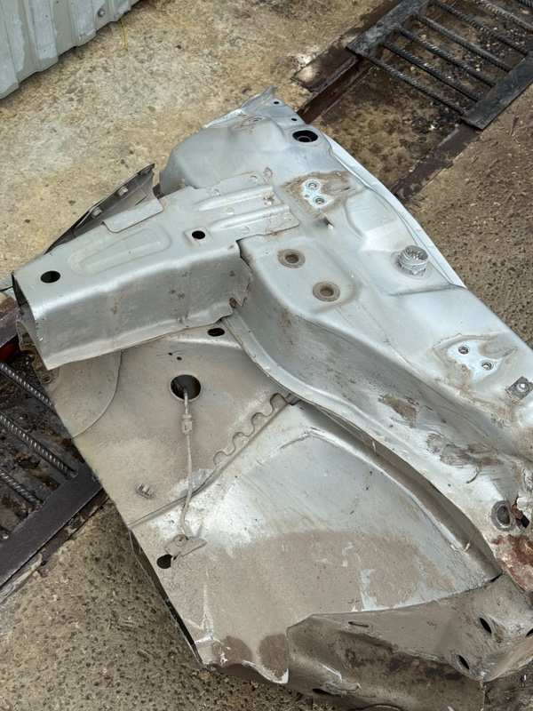 Порог кузова Ford Fusion 2006