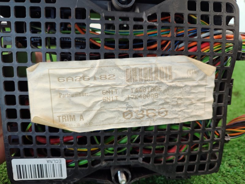 Блок предохранителей Ford Fusion 2006