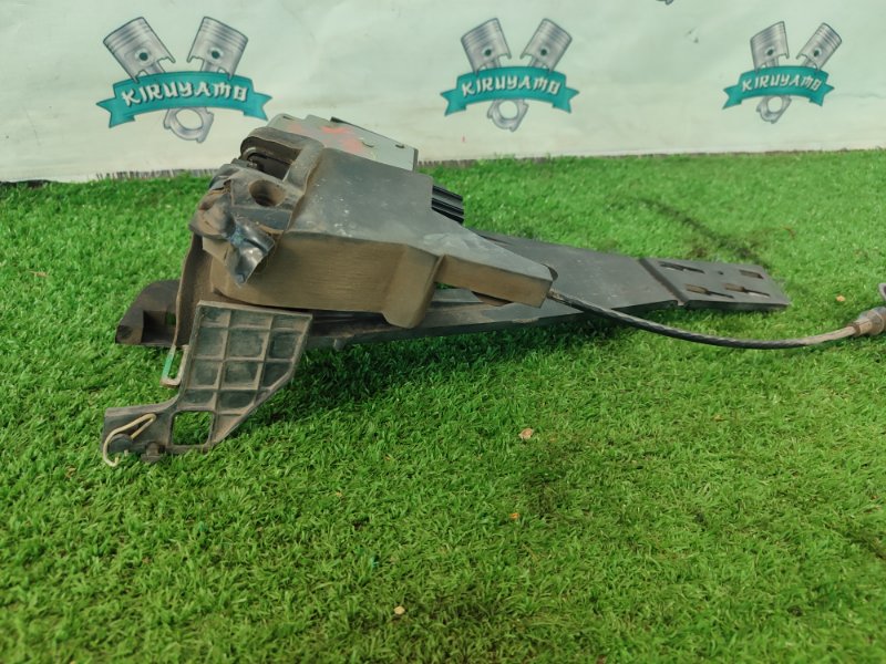 Замок боковой двери Ford Fusion 2006