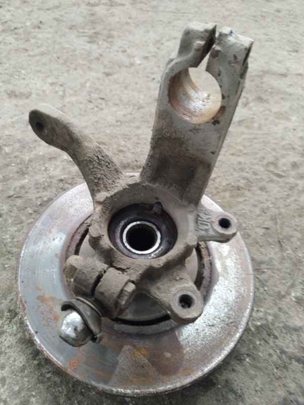 Кулак поворотный Ford Fusion 2006