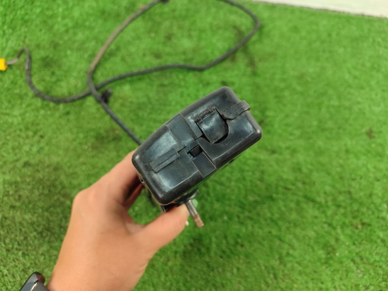 Подушка безопасности в сиденье Ford Fusion 2006