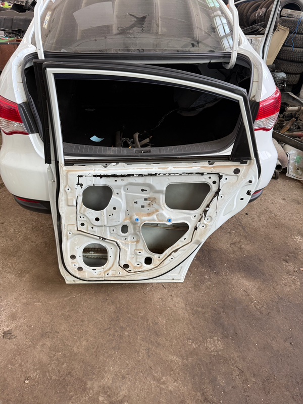 Дверь боковая NISSАN Almera 2014 G15