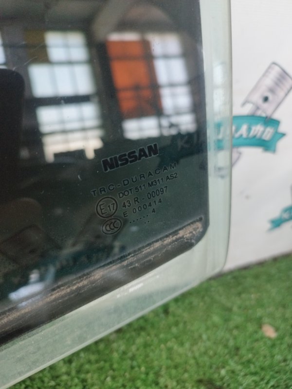 Стекло двери NISSАN Almera 2014 G15