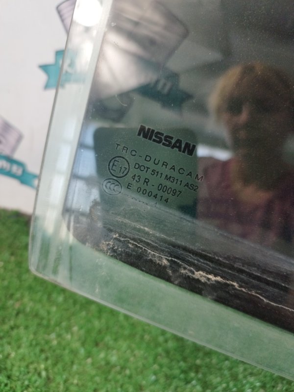 Стекло двери NISSАN Almera 2014 G15