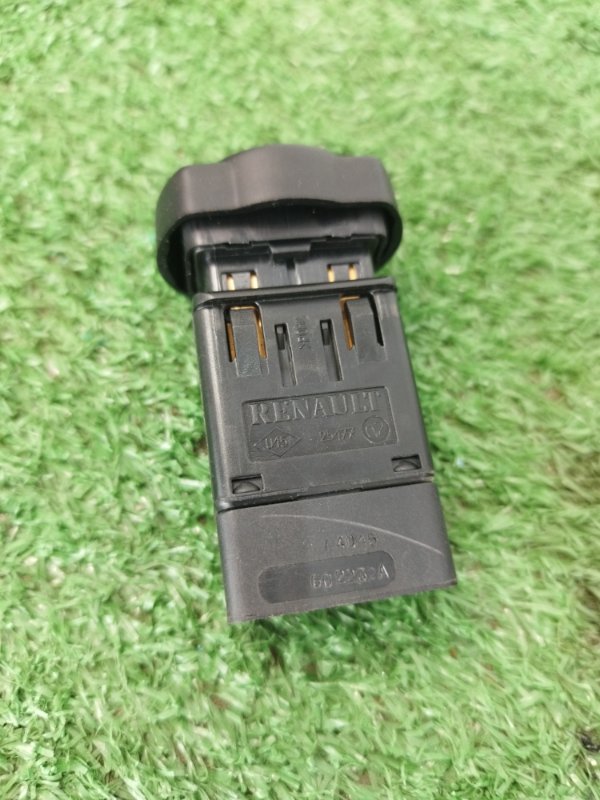 Кнопка аварийной сигнализации NISSАN Almera 2014 G15