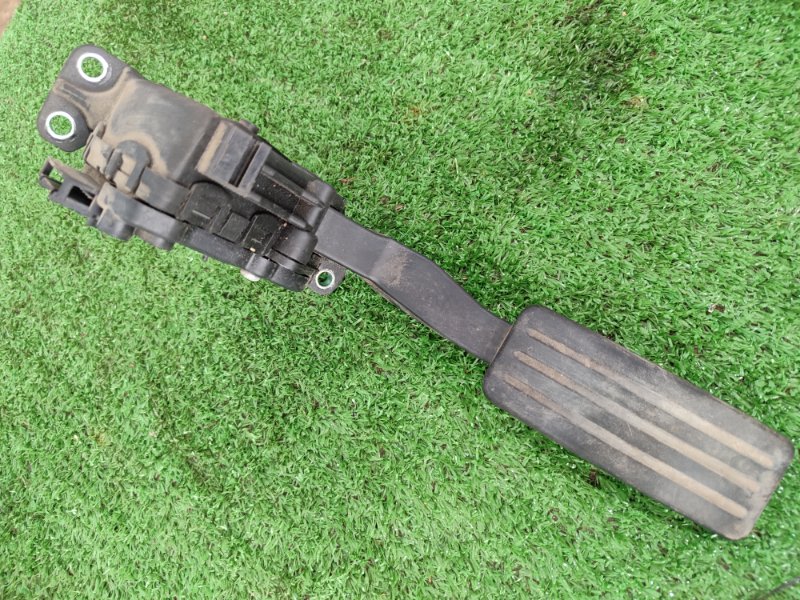 Педаль газа NISSАN Almera 2014 G15
