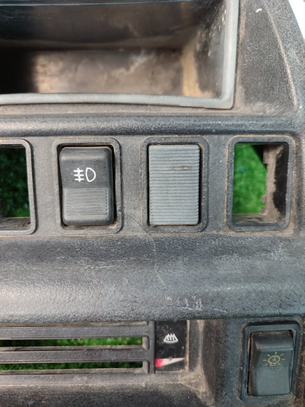 Консоль центральная LADA 2131 4x4
