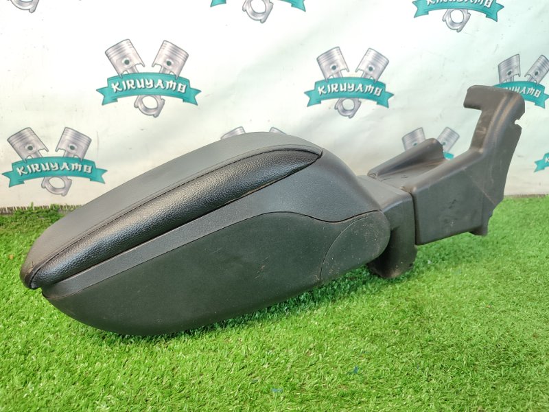 Подлокотник NISSАN Almera 2014 G15
