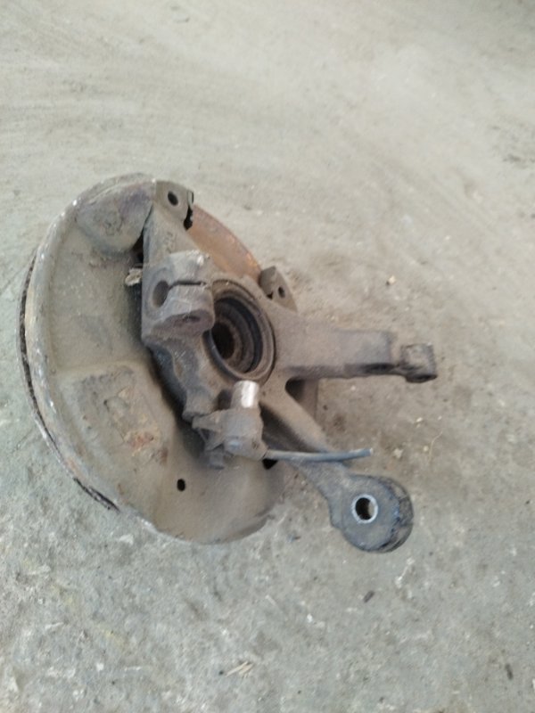 Кулак поворотный Mazda Demio DY5W