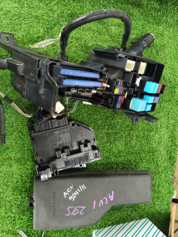 Блок предохранителей под капот Toyota Camry 2008 ACV 40